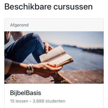 Bijbelstudie online aan het doen